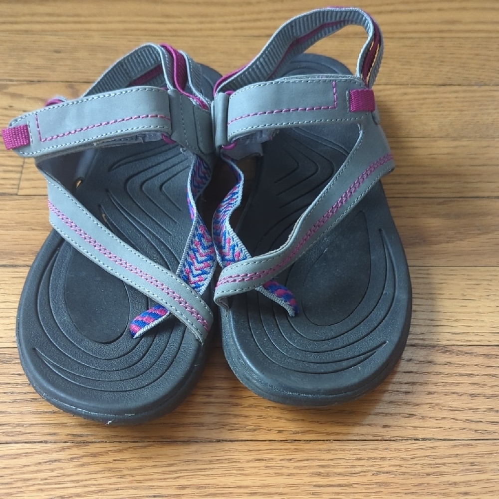 Airwalk Gray and Pink Sandals